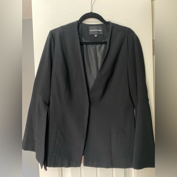 Black blazer with flared sleeves - Picture 1 of 5
